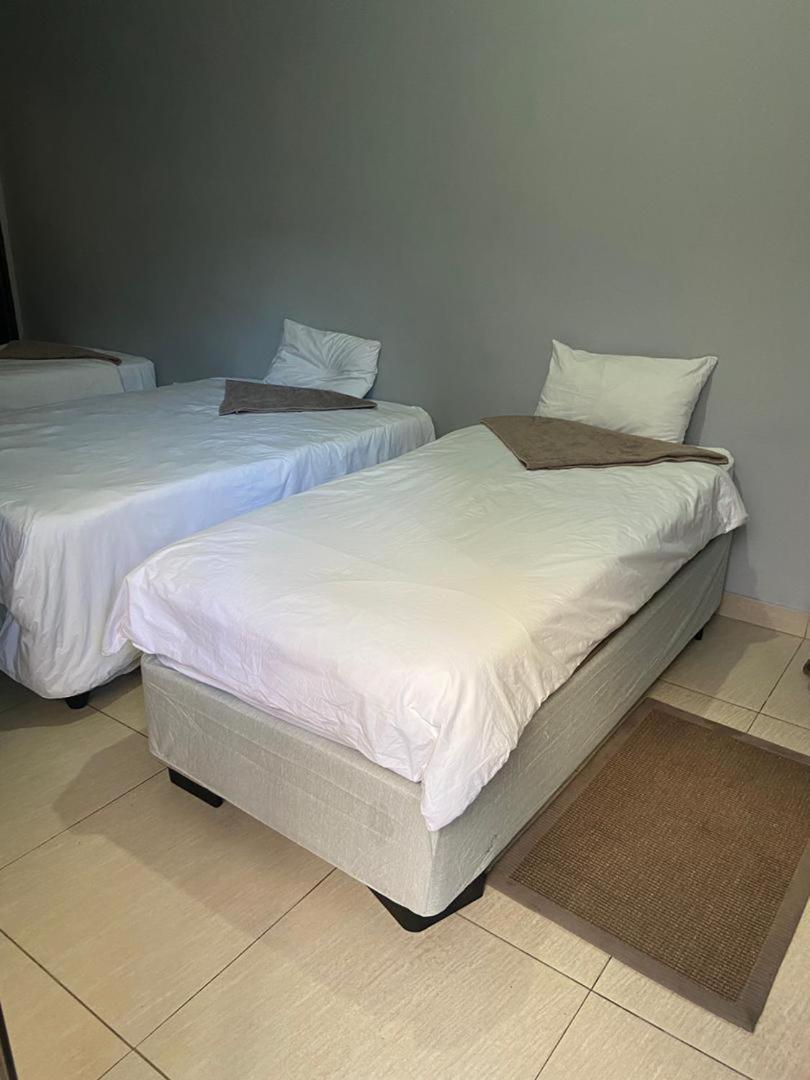Pandeinge Hotell Windhoek Exteriör bild