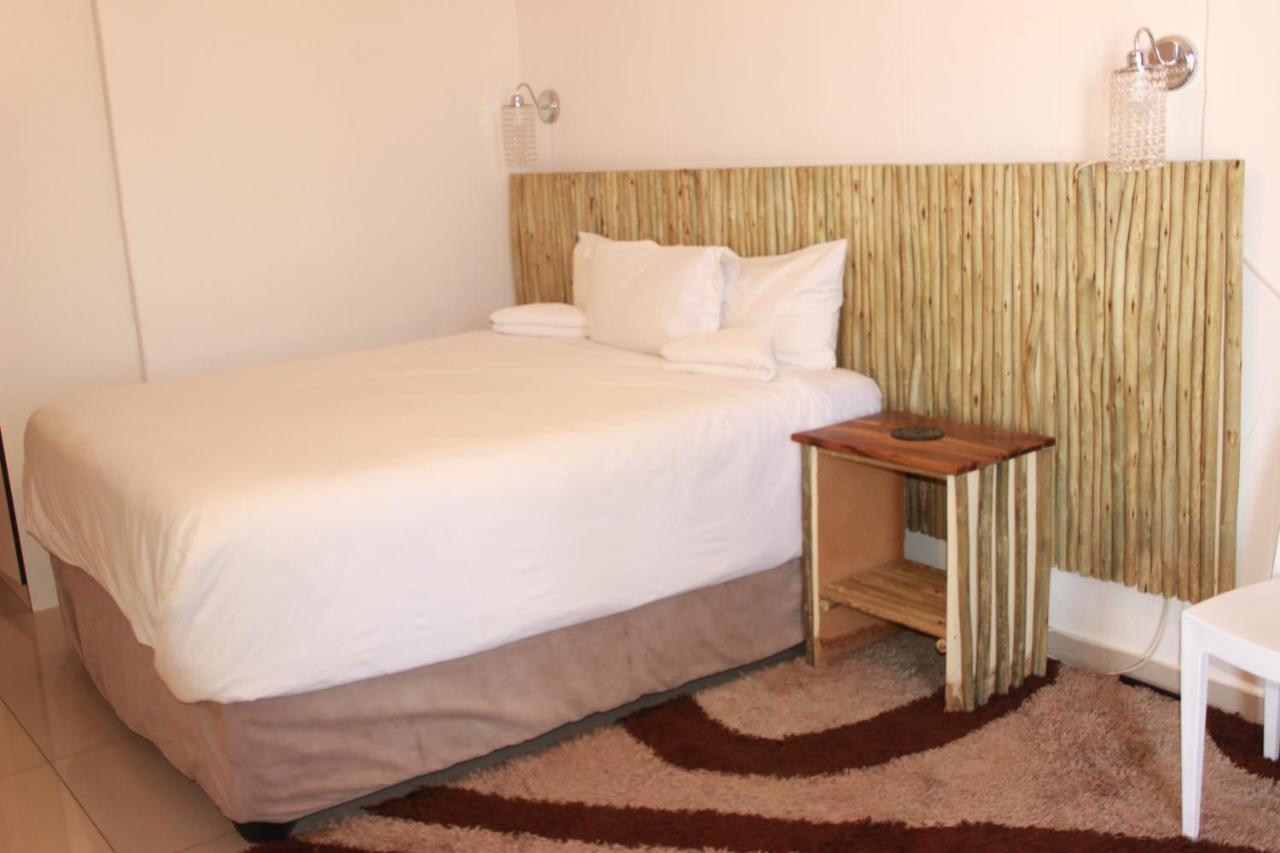 Pandeinge Hotell Windhoek Exteriör bild