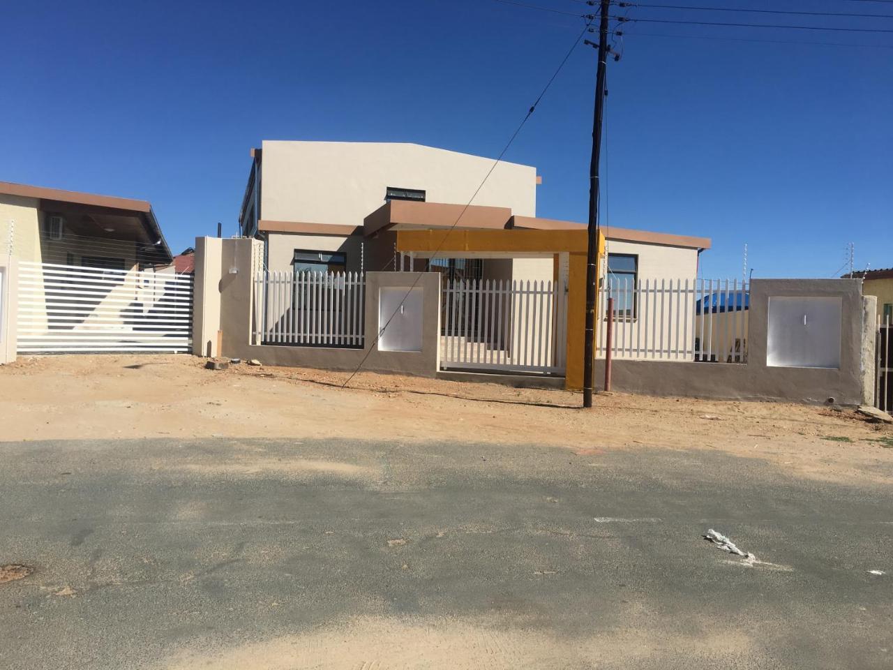 Pandeinge Hotell Windhoek Exteriör bild