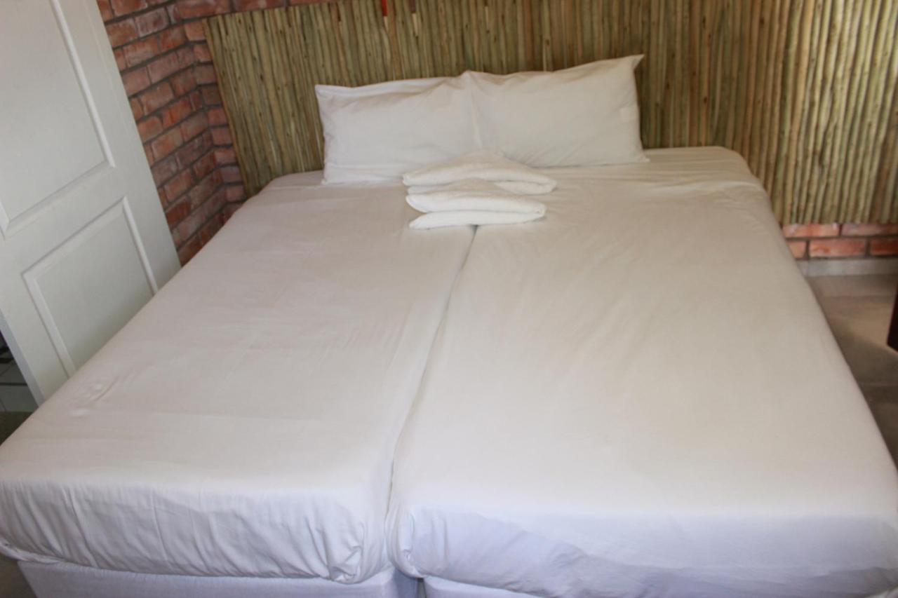 Pandeinge Hotell Windhoek Exteriör bild
