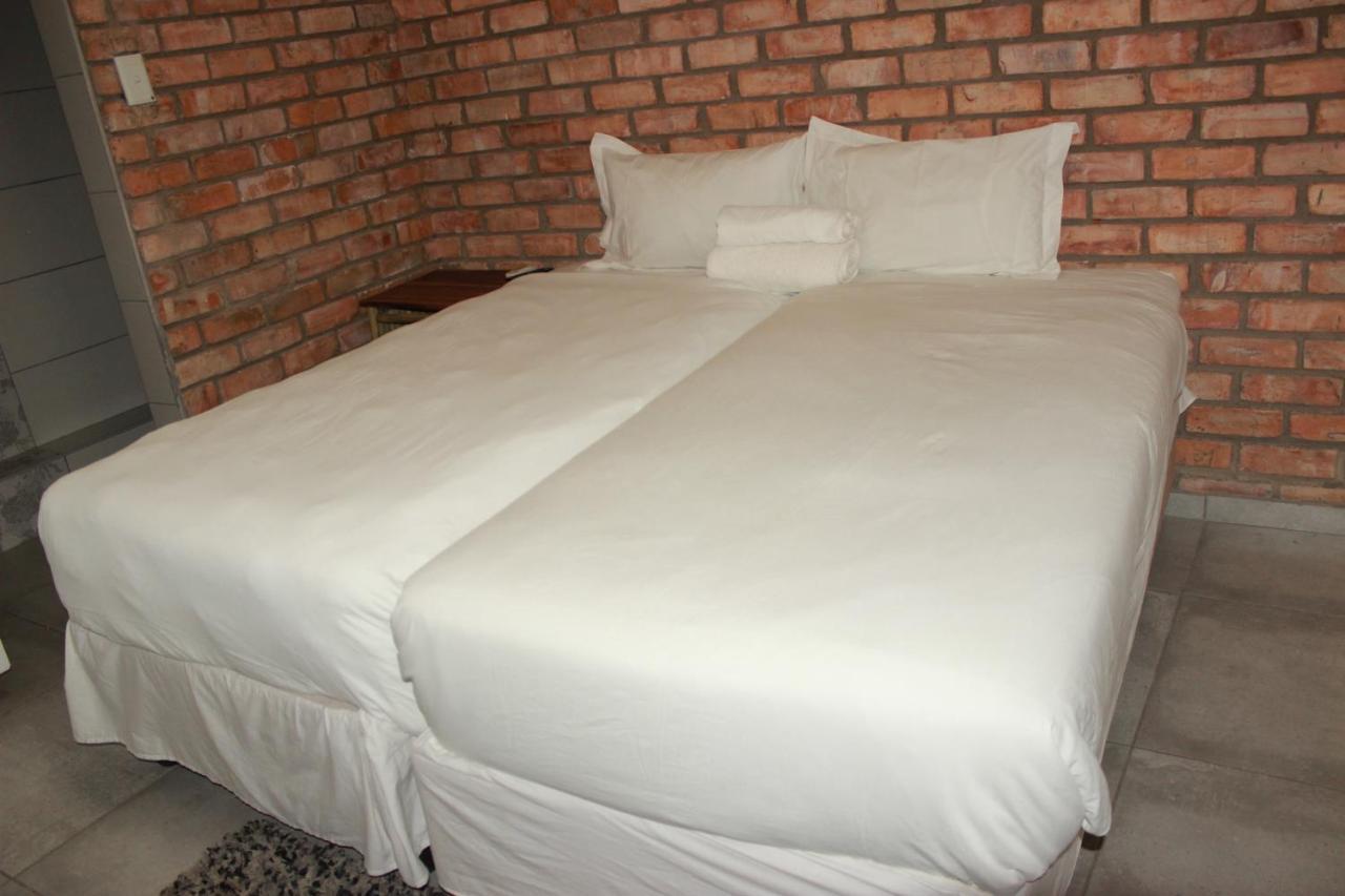 Pandeinge Hotell Windhoek Exteriör bild