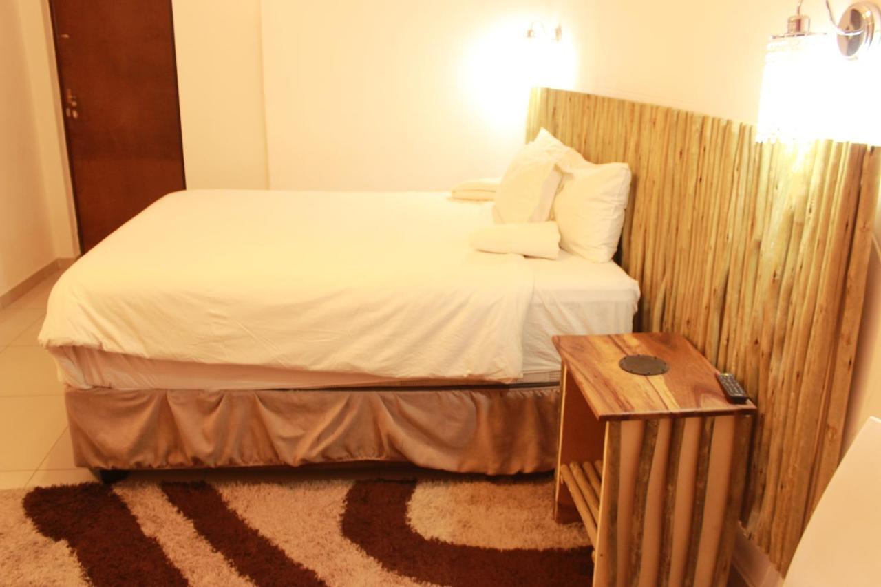 Pandeinge Hotell Windhoek Exteriör bild